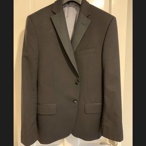 Men’s Black Tuxedo - BLACK by Vera Wang - 42/34/30